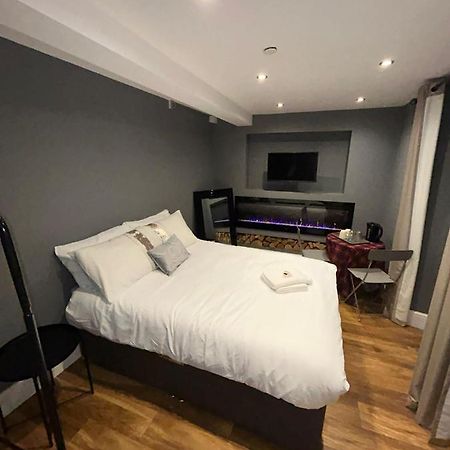 Cosy Double Bed With Fire Place Apartment Edinburgh Exterior photo