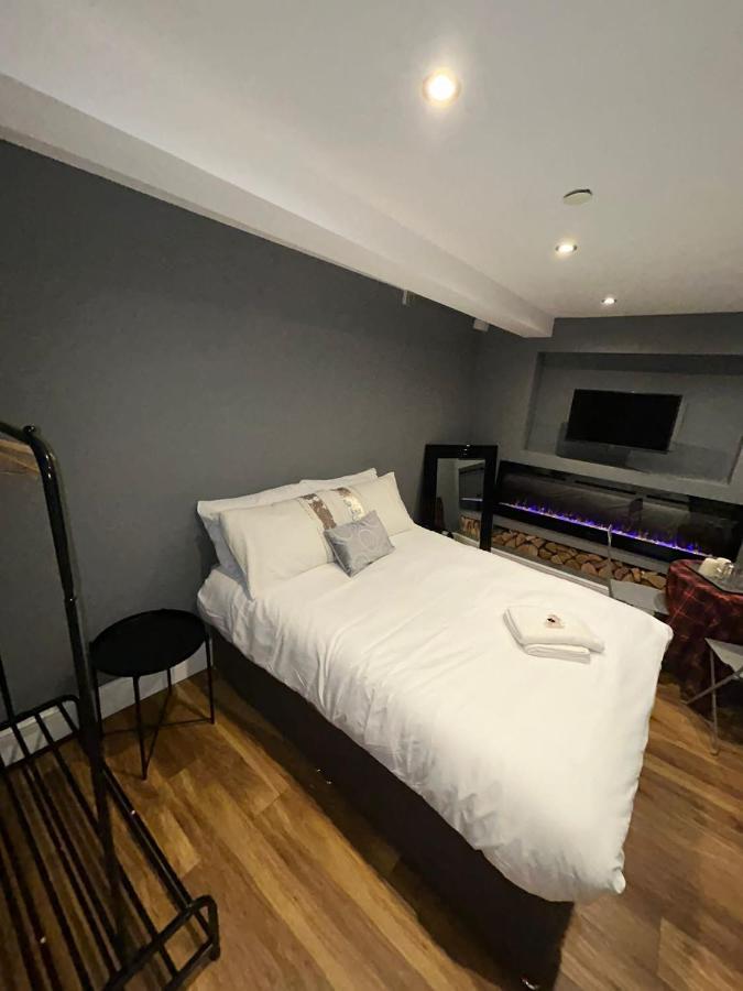 Cosy Double Bed With Fire Place Apartment Edinburgh Exterior photo